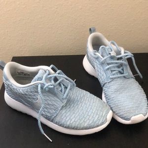 Tiffany Blue Nike Roshes